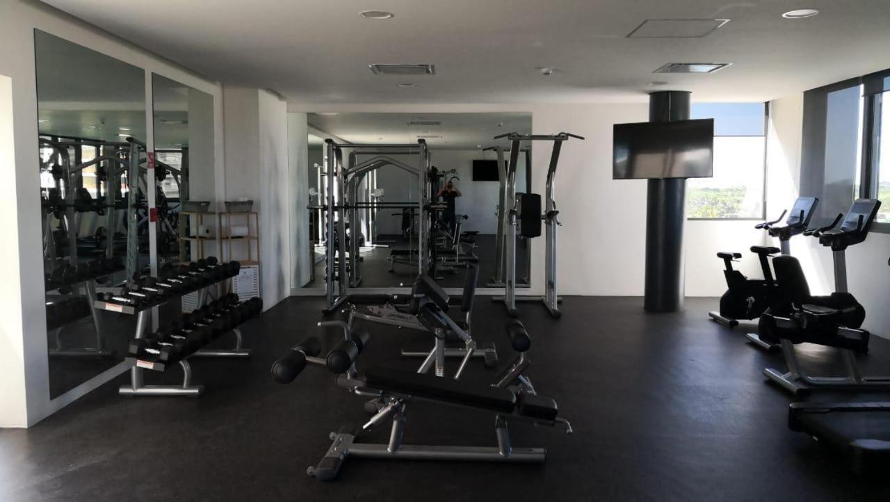 2 Bedroom Apartment In Marina Condo *